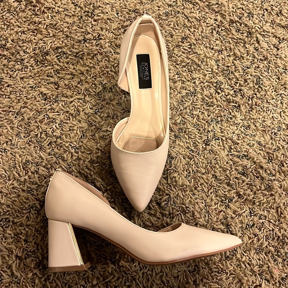 Elegant office ready low heels - reasonable offers encouraged!